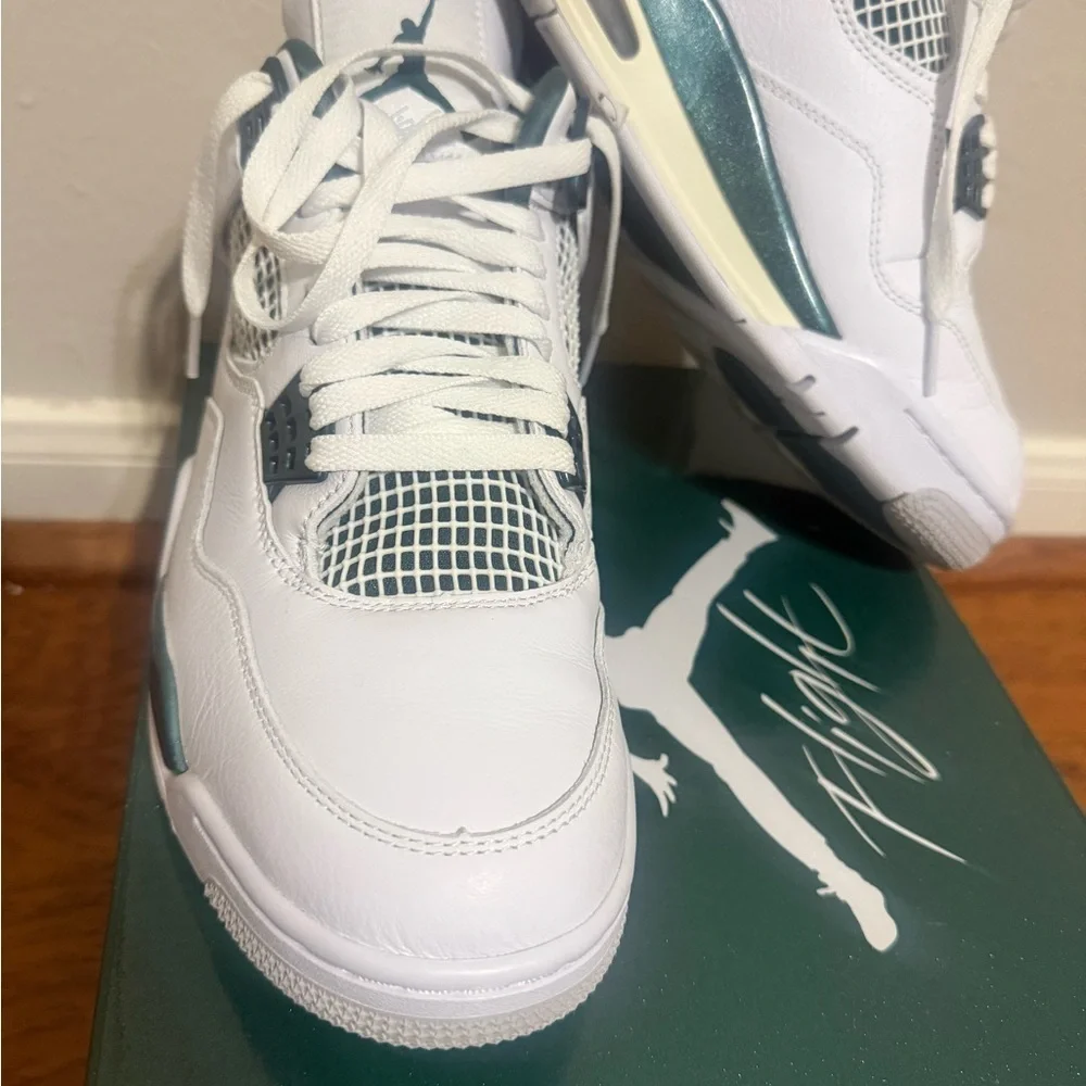 Air Jordan 4 Retro White/Oxidized Green Like New With Box Size 11 FQ8138-103